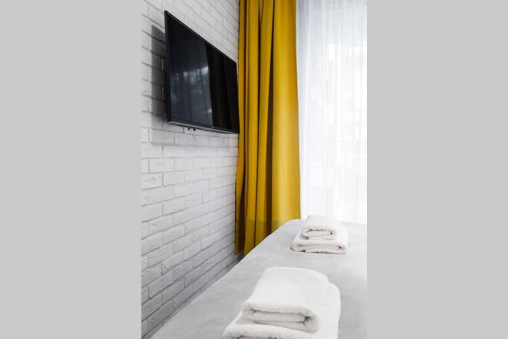Househost Apartment: Miodowa 42/8A Street Краков Экстерьер фото